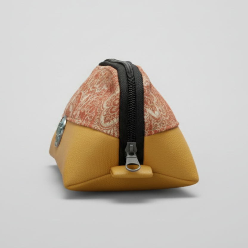IRIS Make-Up Pouch