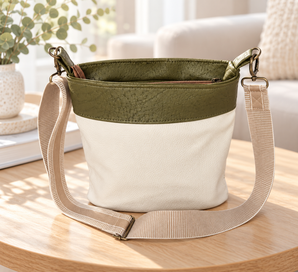 Handbag Pattern Pione with Recessed Zipper and Multiple Pockets – Video Tutorial and Instructions Included