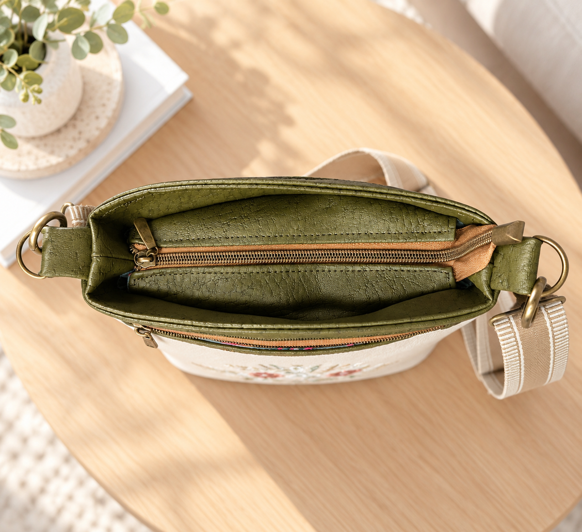 Handbag Pattern Pione with Recessed Zipper and Multiple Pockets – Video Tutorial and Instructions Included