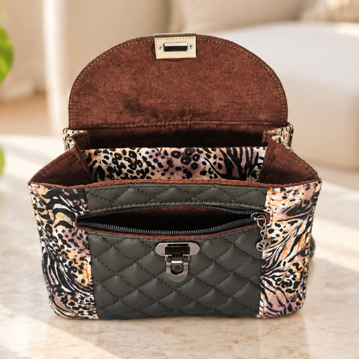Crossbody Wallet Sewing Pattern PDF – DIY Quilted Purse Wallet with Twist-Lock Closure, Zipper Pocket & Adjustable Strap